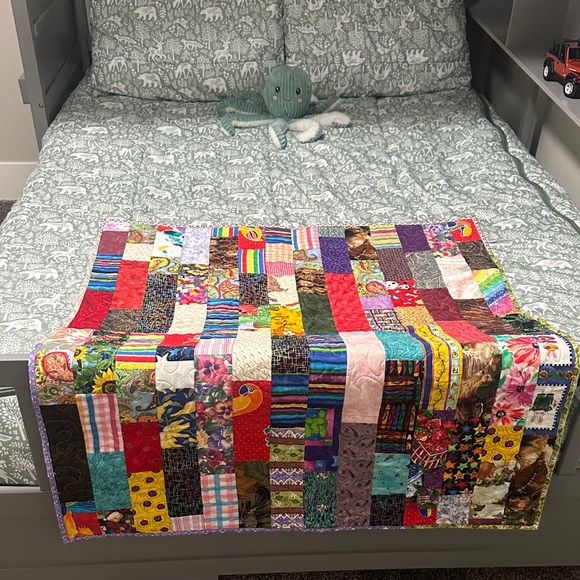 unbranded Other - Large baby quilt ~ handmade bright vibrant colors
Approximately 41 x 34 inches